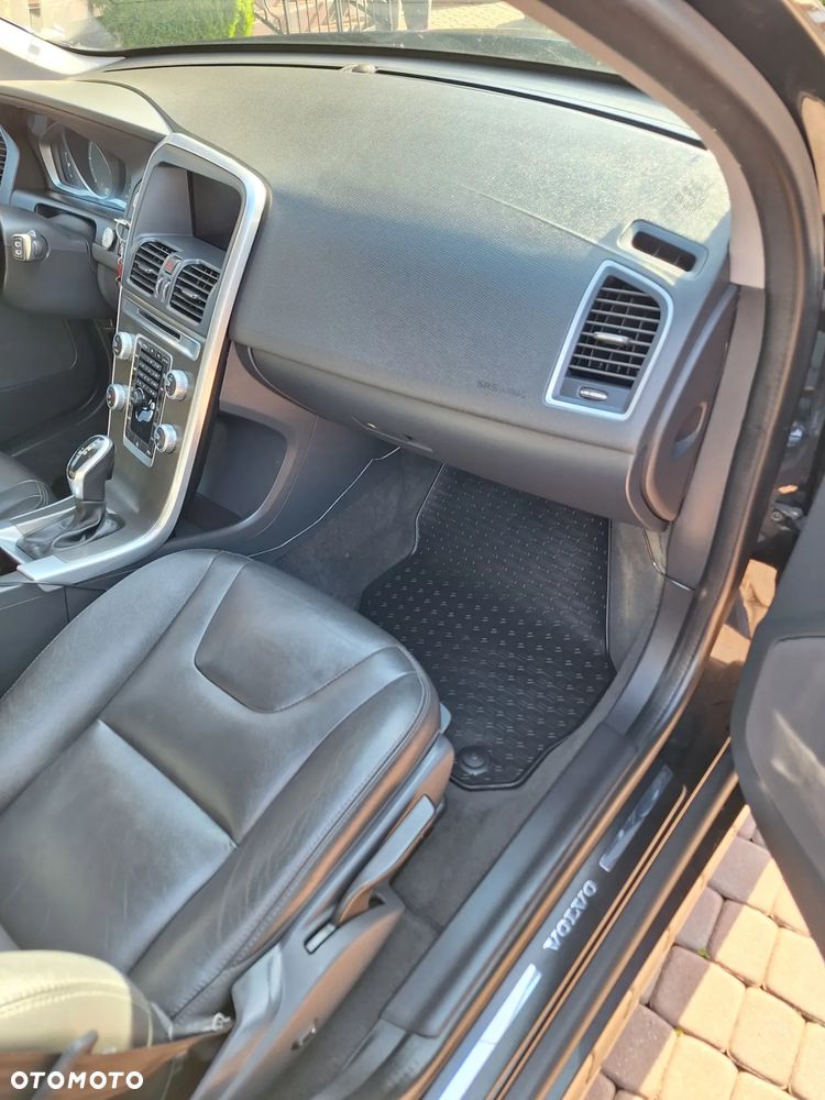 Volvo XC 60 D3 Geartronic Momentum - 9