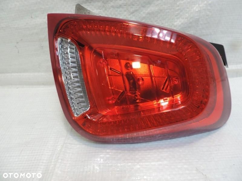 FIAT 500 LIFT PRAWA TYŁ TYLNA LAMPA 52007422 USZKODZONA - 3