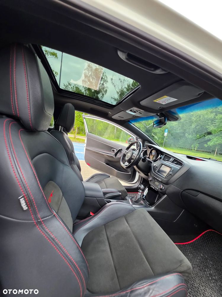 Kia Ceed 1.6 T-GDI GT - 10