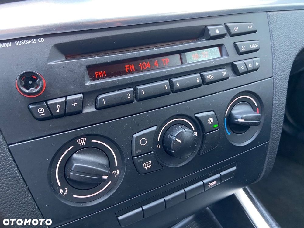 BMW Seria 1 116i - 23