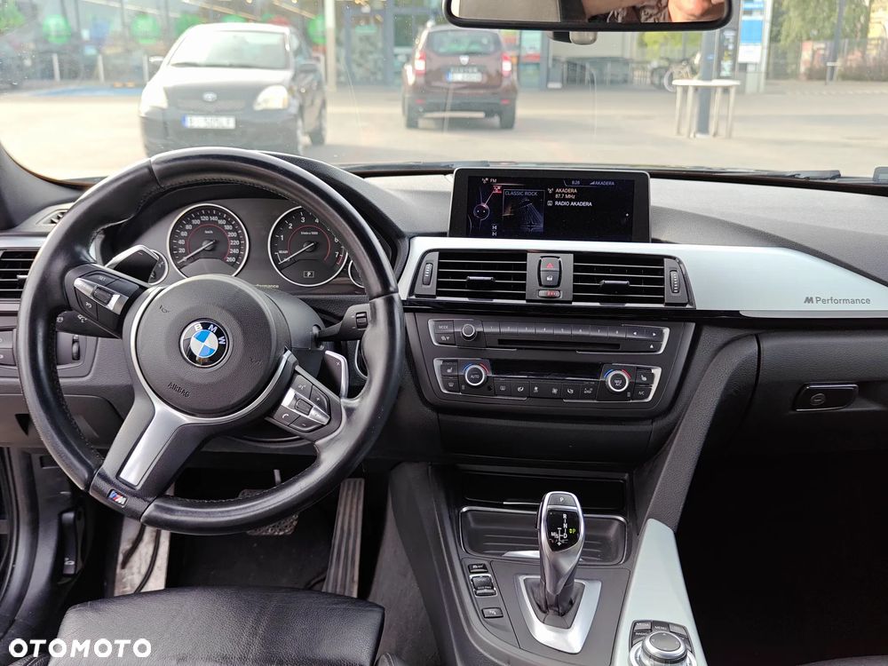 BMW Seria 3 328i Sport Line - 10