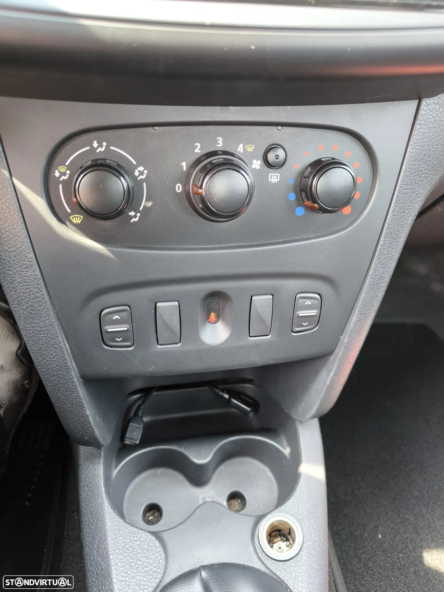 Dacia Logan 0.9 TCe Confort - 7