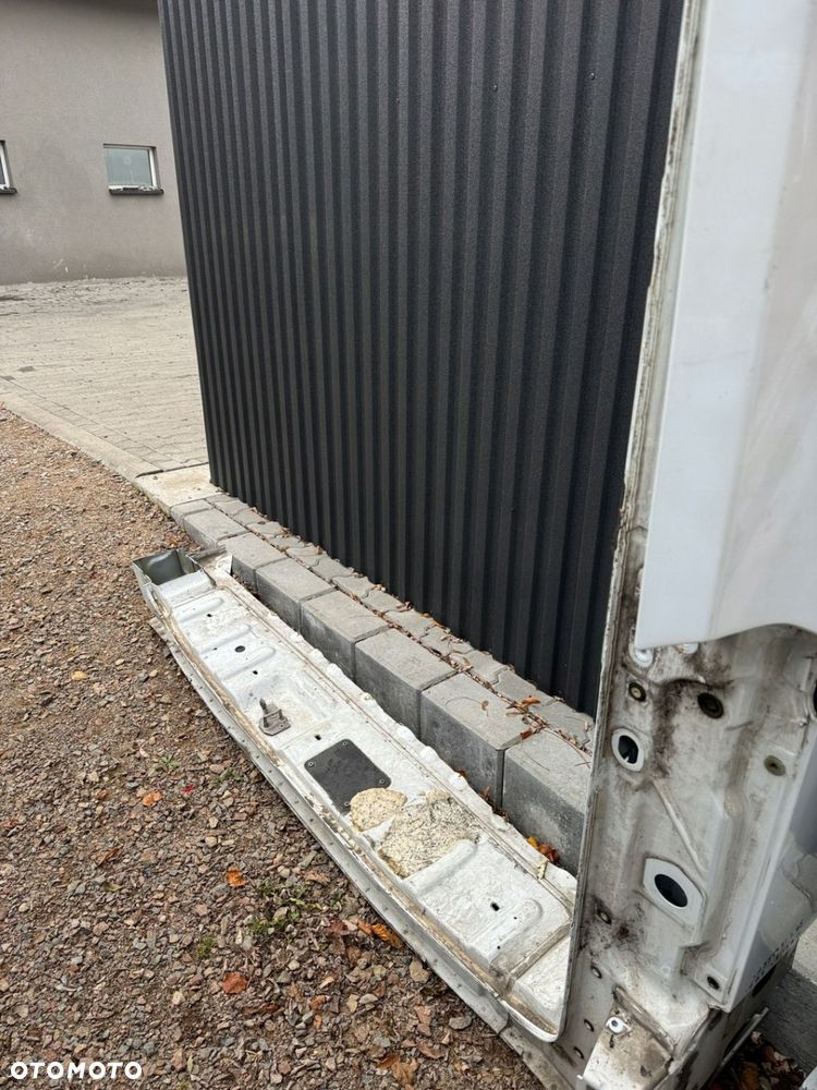 PAS TYLNY PODŁOGA RAMKA TYŁ FORD TRANSIT MK8 FWD - 1
