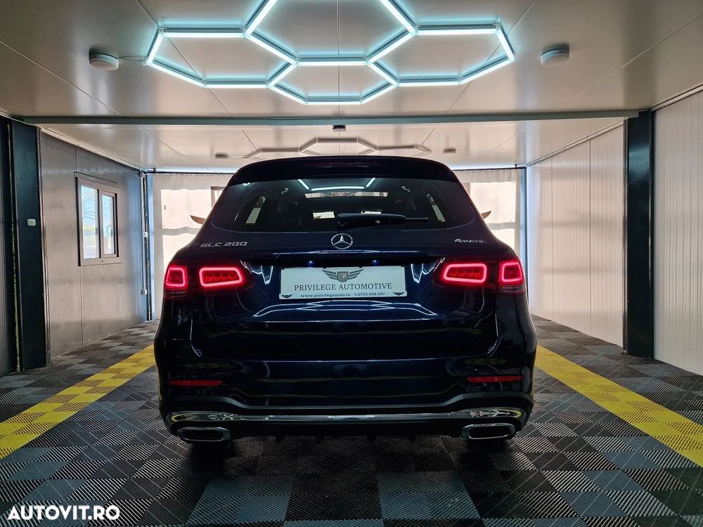 Mercedes-Benz GLC 200 4Matic 9G-TRONIC AMG Line - 6