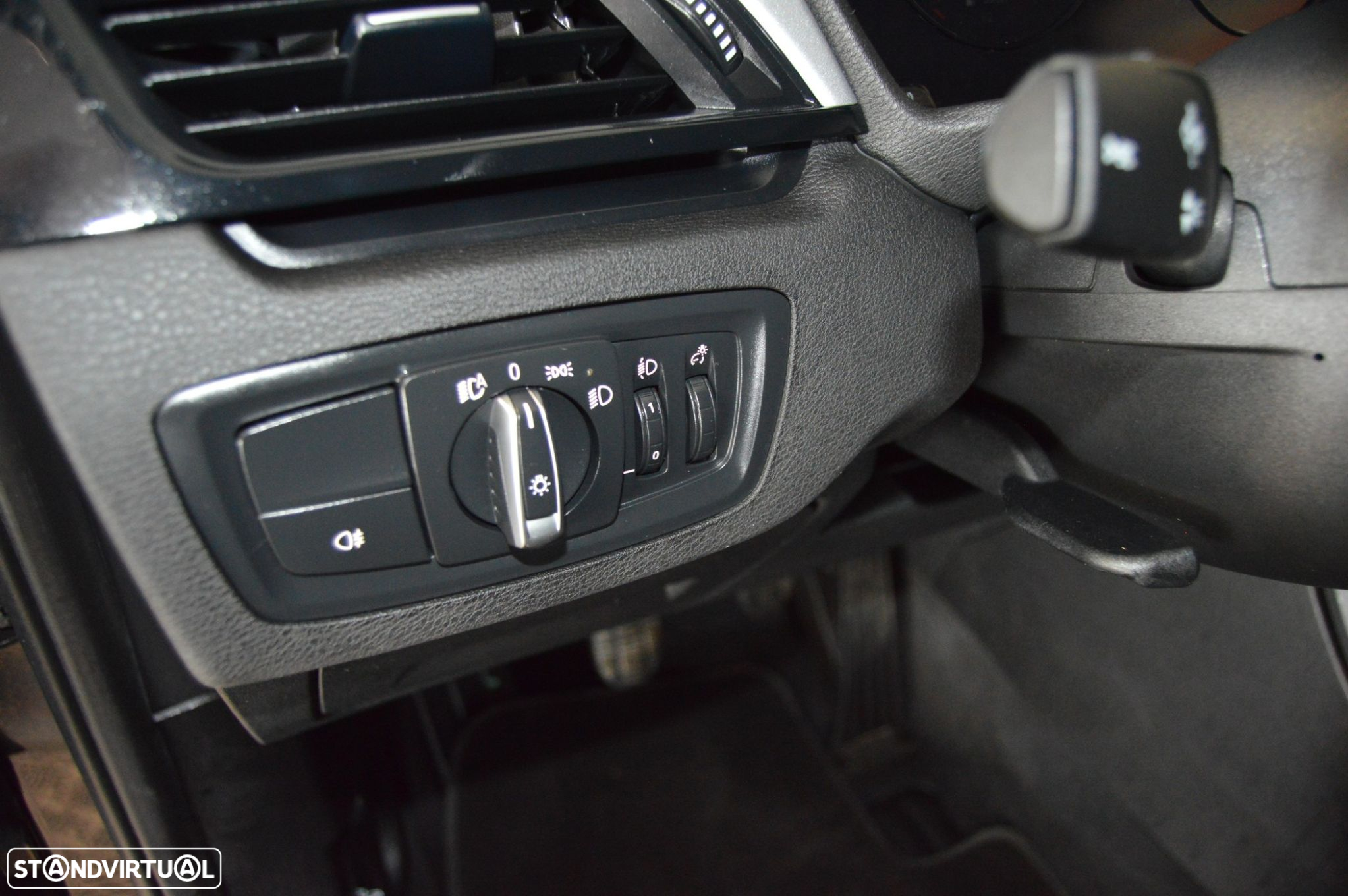 BMW X1 16 d sDrive Advantage - 28