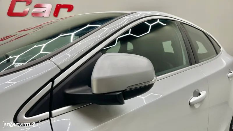 Volvo V40 2.0 D2 R-Design - 10