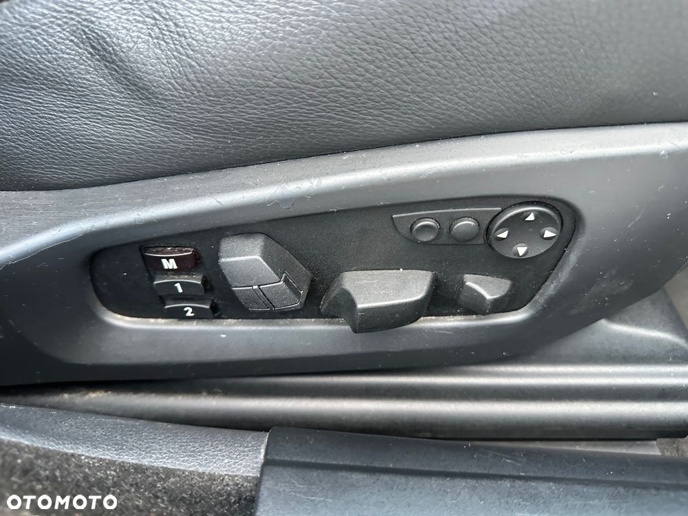 BMW Seria 5 525i - 13