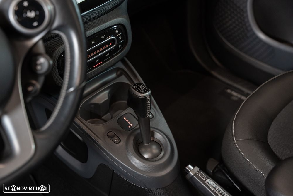 Smart Fortwo Cabrio Brabus twinamic - 11