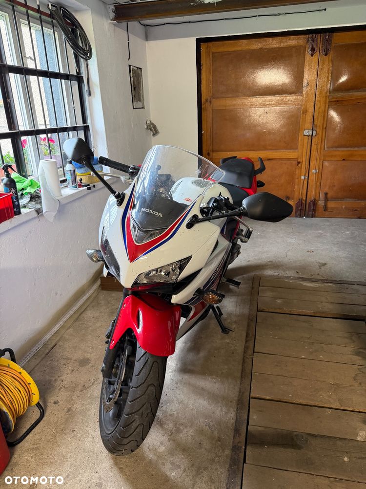 Honda CBR - 1