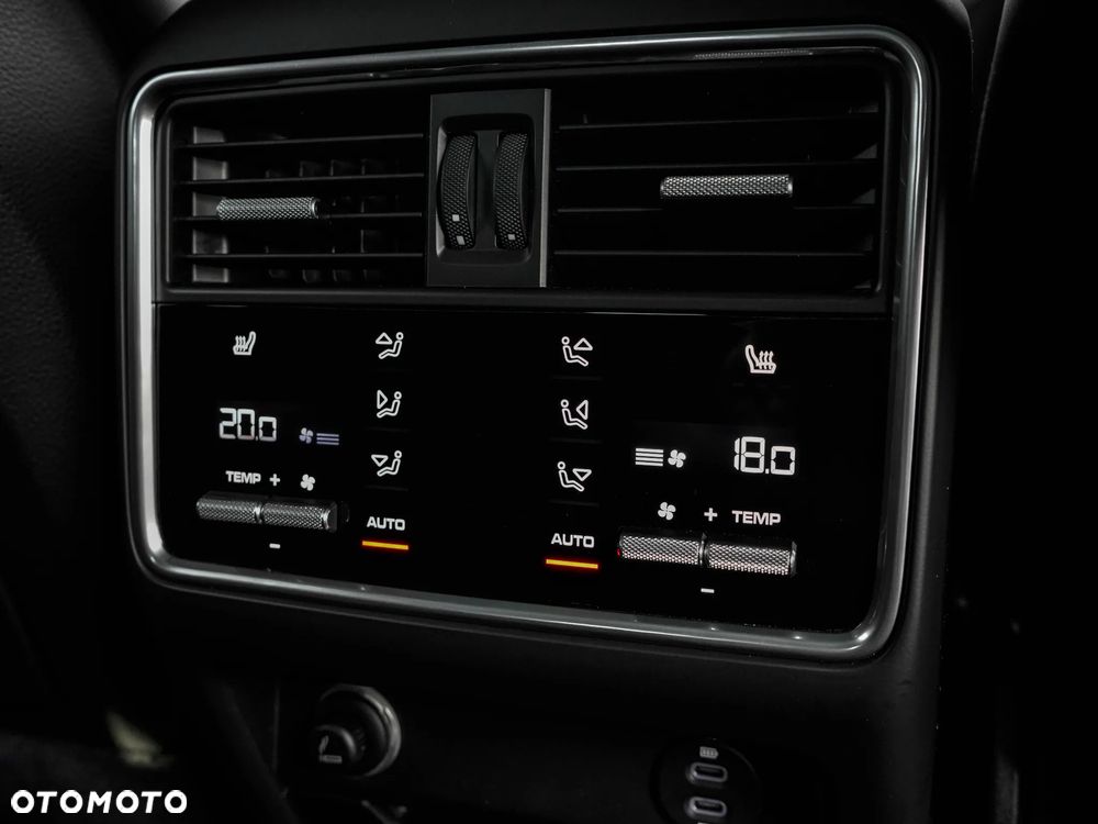 Porsche Cayenne Turbo - 28