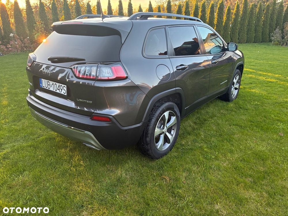 Jeep Cherokee - 4
