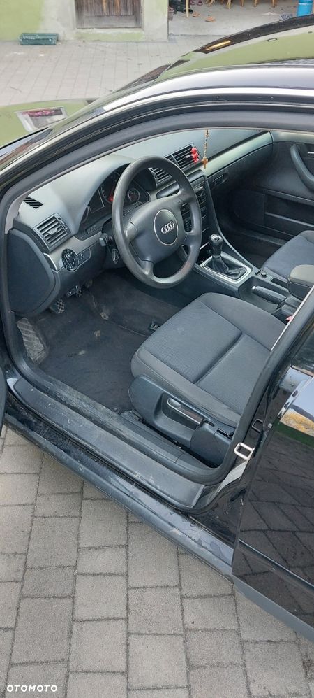 Audi A4 Limousine - 3