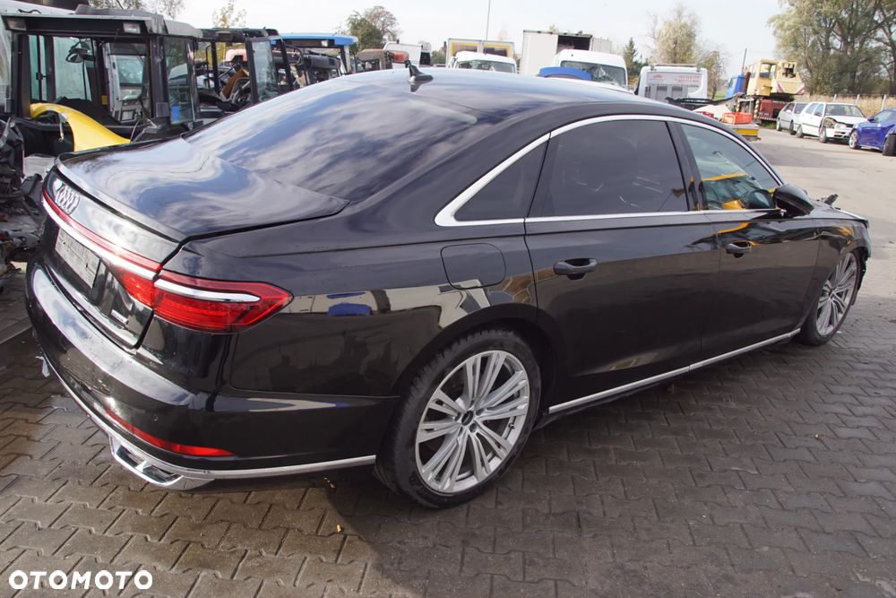 Auto na części 692106889 Audi A8L A8 long 3.0 TDI DMGK hybryda skrzynia udp lakier LY9T drzwi klapa lampa szyba ćwiartka dyfer belka zderzak fotele deska konsola airbag wyświetlacz przełącznik sterownik komputer - 13