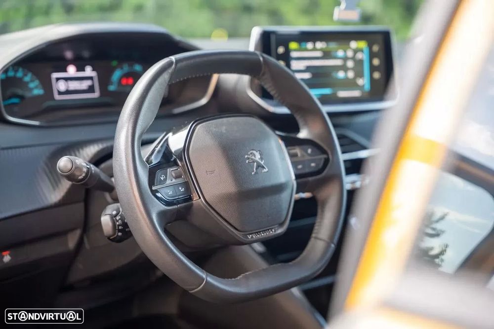 Peugeot e-208 - 14