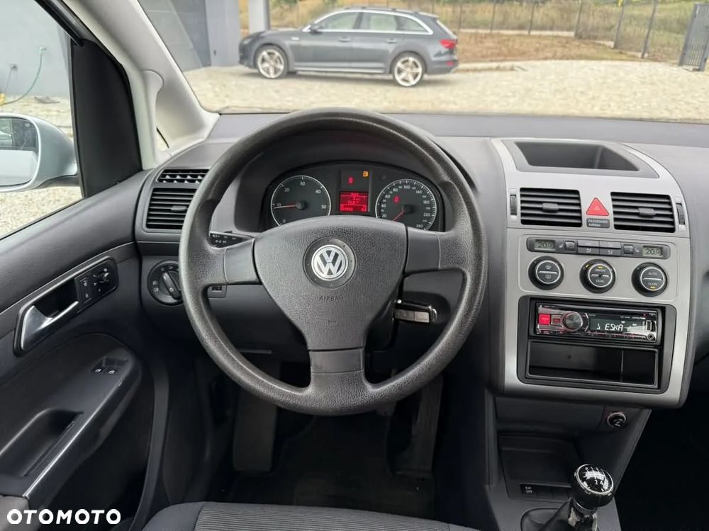 Volkswagen Touran 1.9 TDI DPF Conceptline - 20