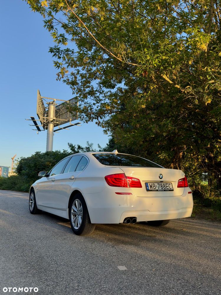BMW Seria 5 520i Luxury Line - 6