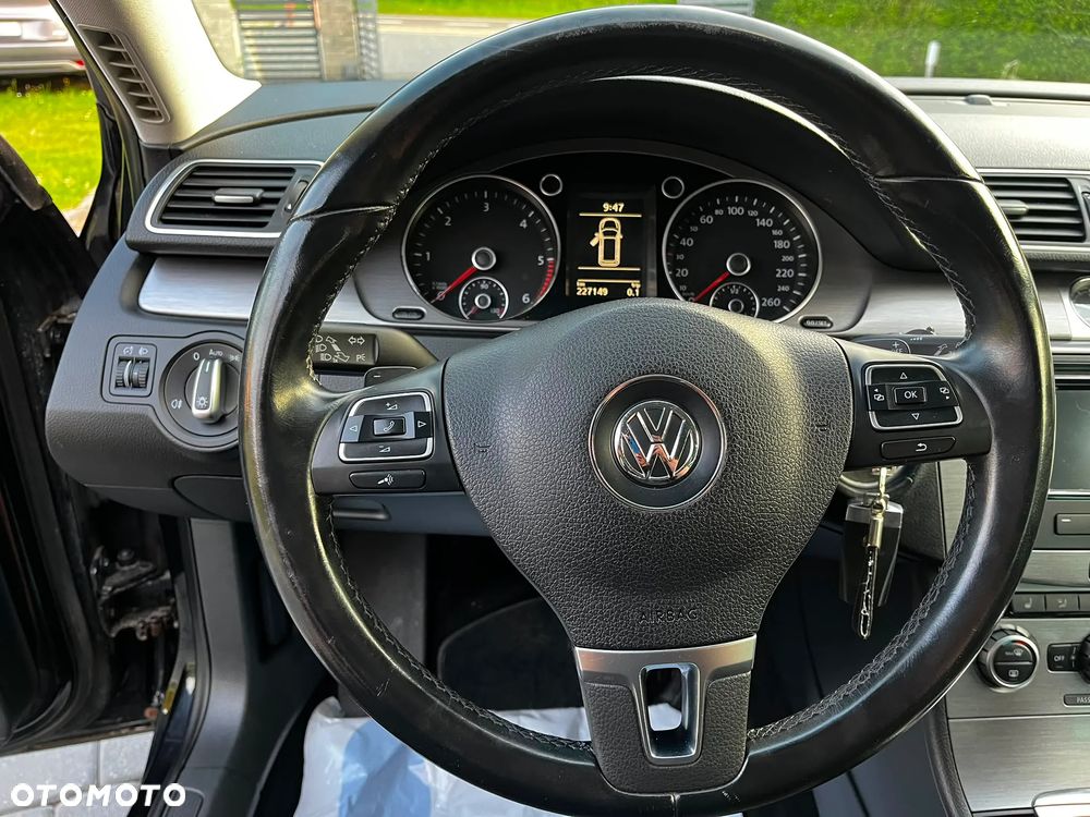 Volkswagen Passat 2.0 TDI Comfortline DSG - 11
