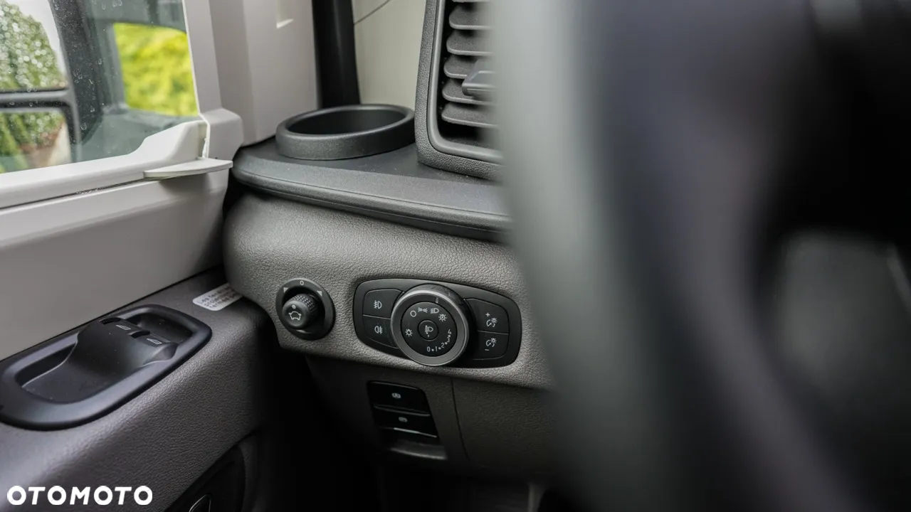 Ford Chausson 627 GA Titanium Ultimate - 26