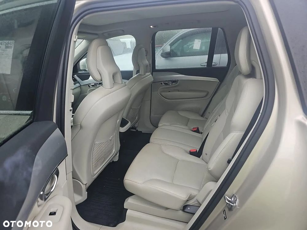 Volvo XC 90 T5 AWD Momentum 7os - 27