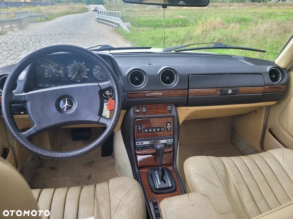Mercedes-Benz W123 - 11