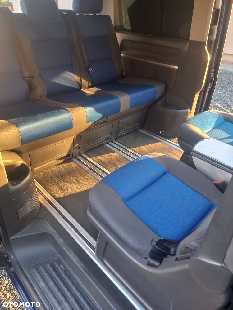Volkswagen Multivan - 9