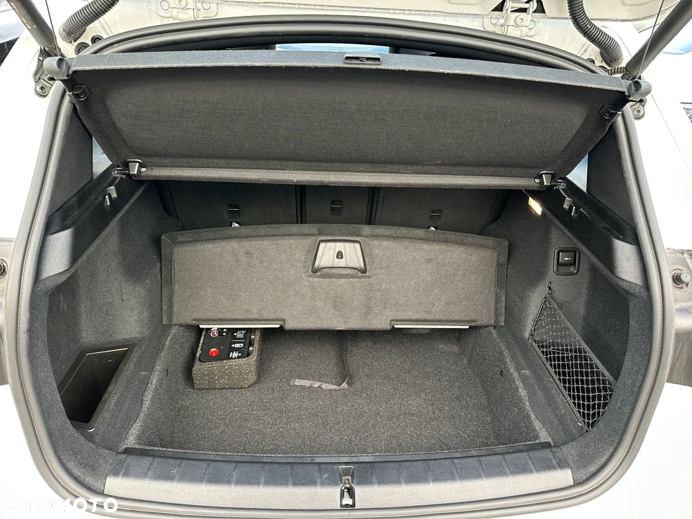 BMW X1 sDrive18i Advantage - 20