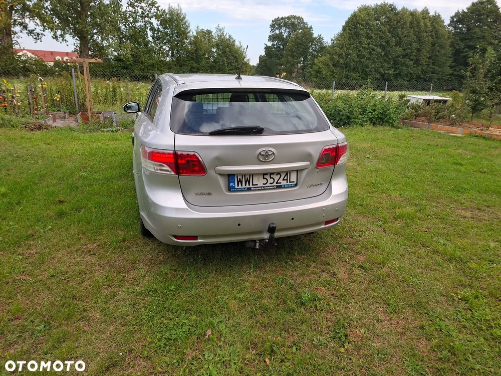 Toyota Avensis 2.0 D-4D Sol - 3