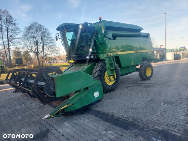 John Deere 2254