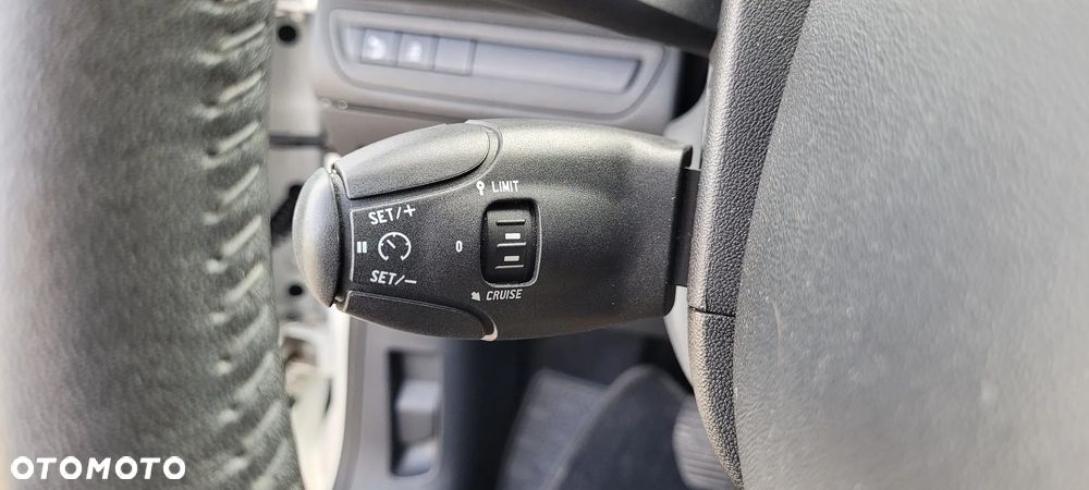 Peugeot 208 82 PureTech Style - 29