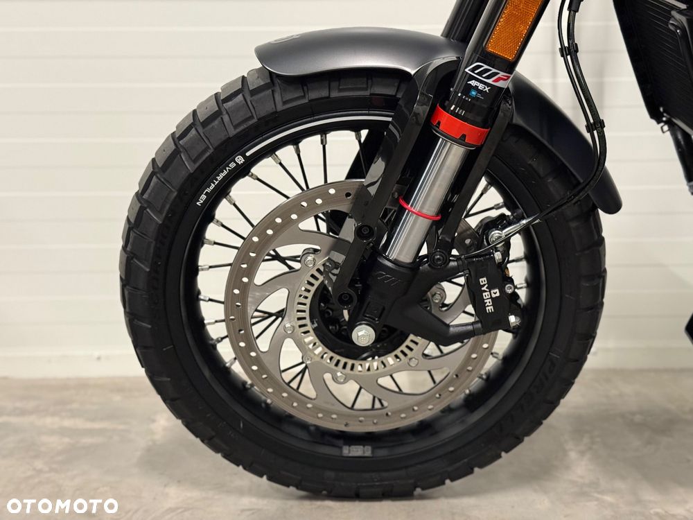 Husqvarna Svartpilen - 23