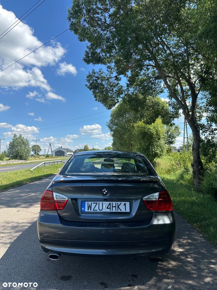 BMW Seria 3 318i - 4