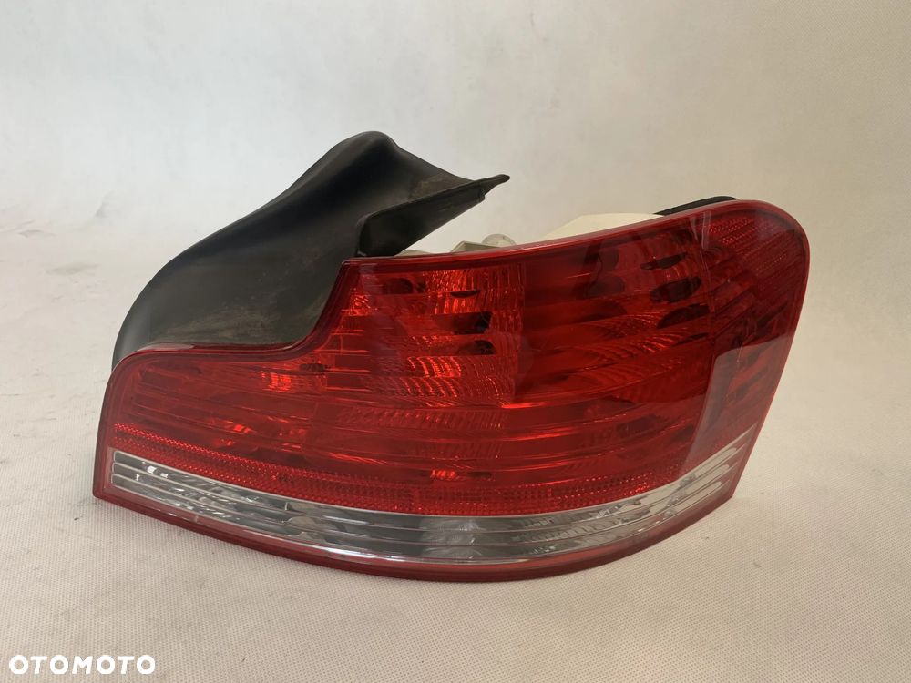 BMW 1 I E82 E88 Coupe Cabrio 07-11r Lampa prawa tyl tylny - 1