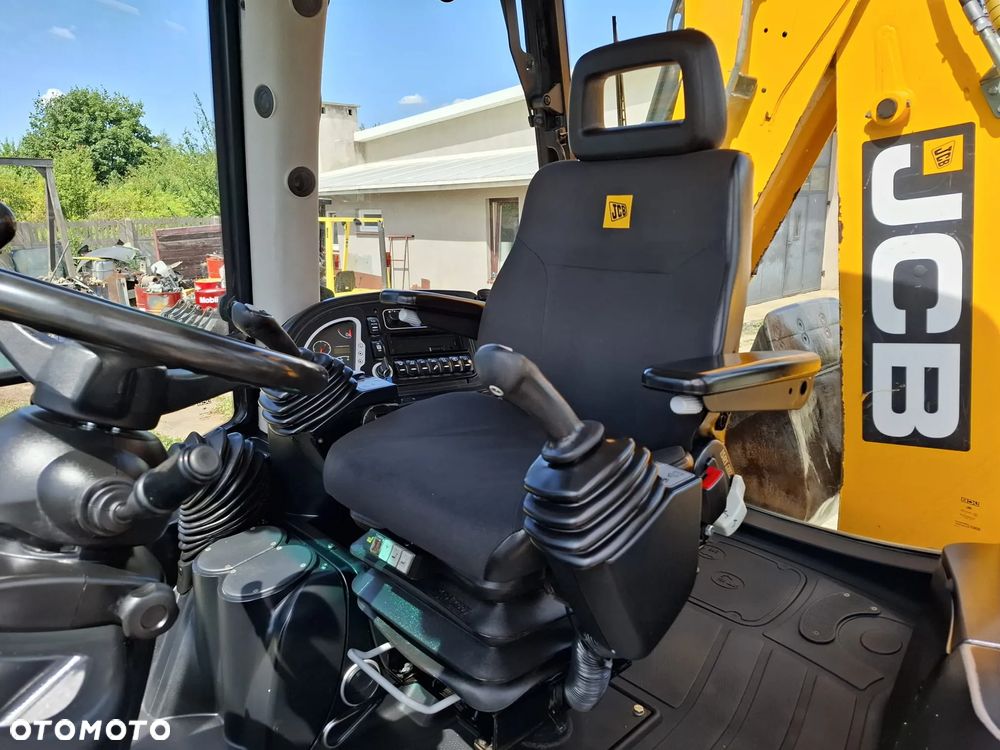 JCB 4CX - 38