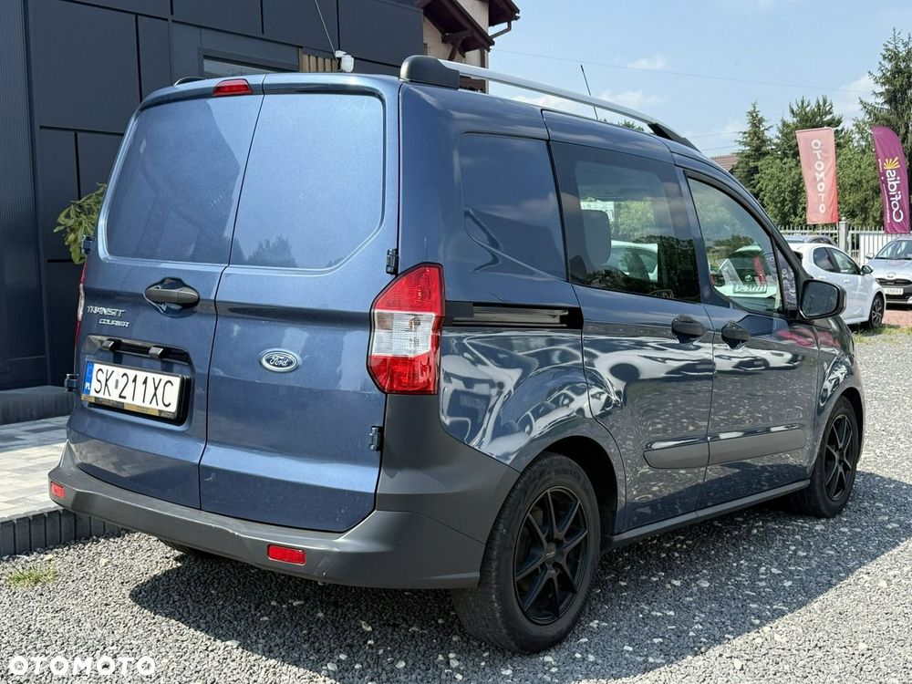 Ford Transit Courier - 10