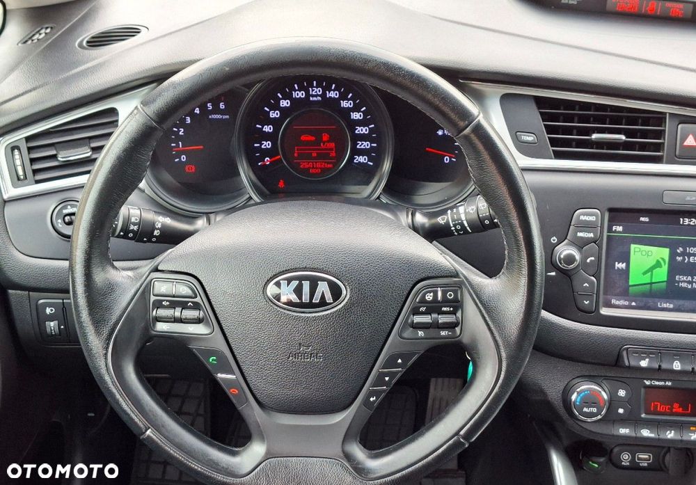Kia Ceed - 25