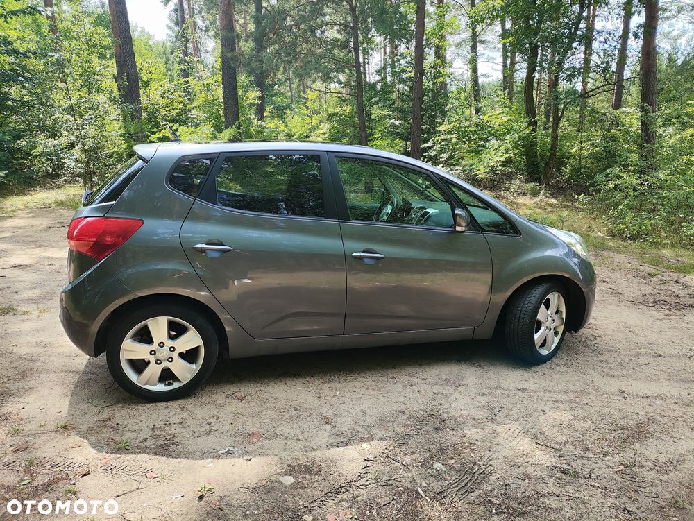 Kia Venga - 5