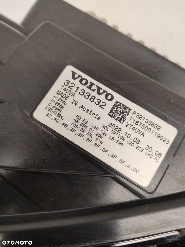 volvo xc40 lift full led lampa prawy przód 32133832 - 3