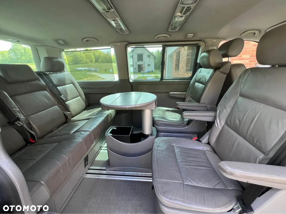 Volkswagen Multivan - 9