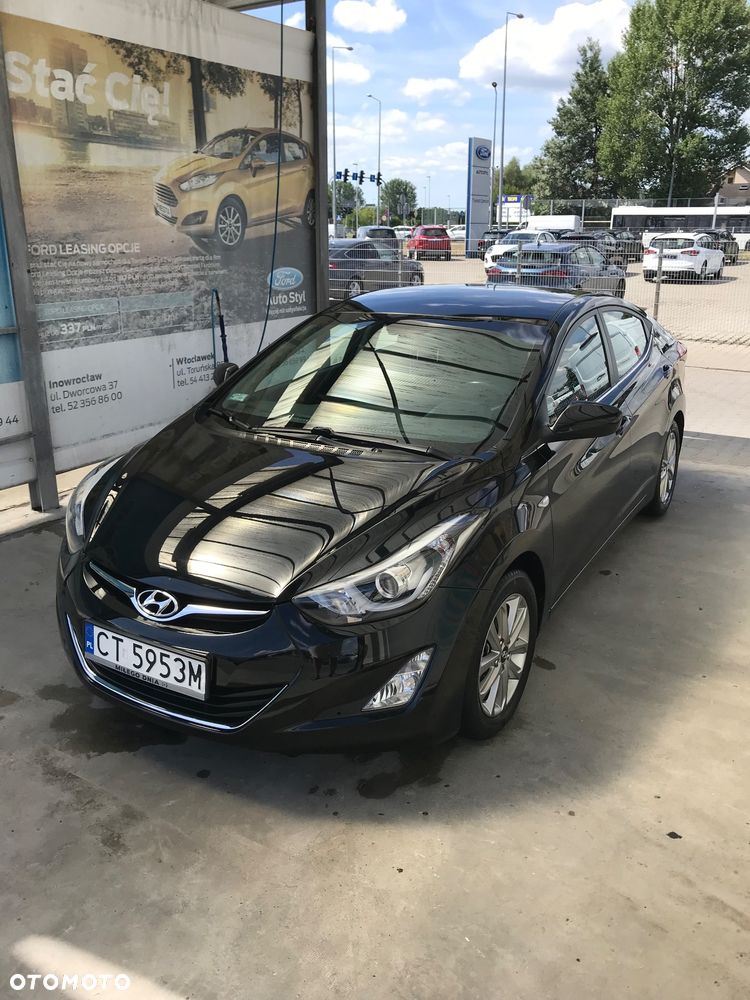 Hyundai Elantra 1.6 Classic + - 1