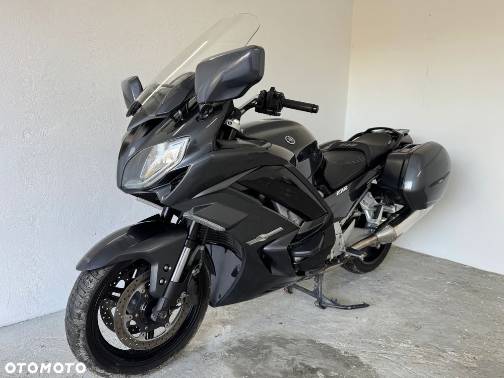 Yamaha FJR - 7