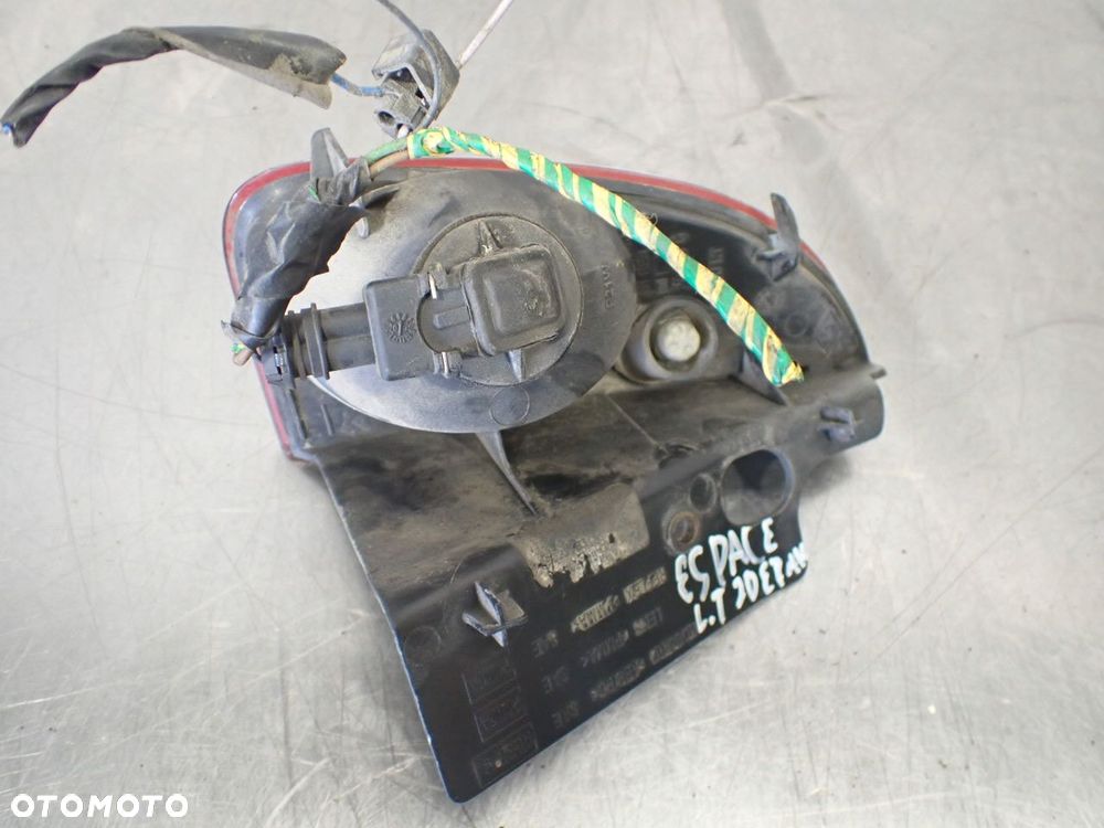 LAMPA PRZECIWMGIELNA LEWY TYŁ RENAULT ESPACE 2.0 IV 8200027155 - 6