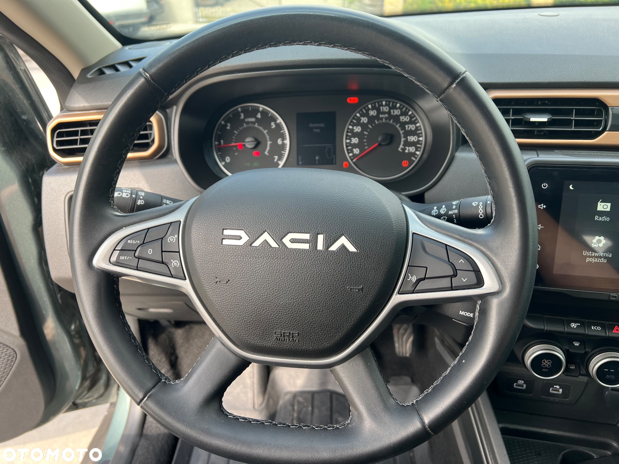 Dacia Duster TCe 100 2WD Celebration - 11