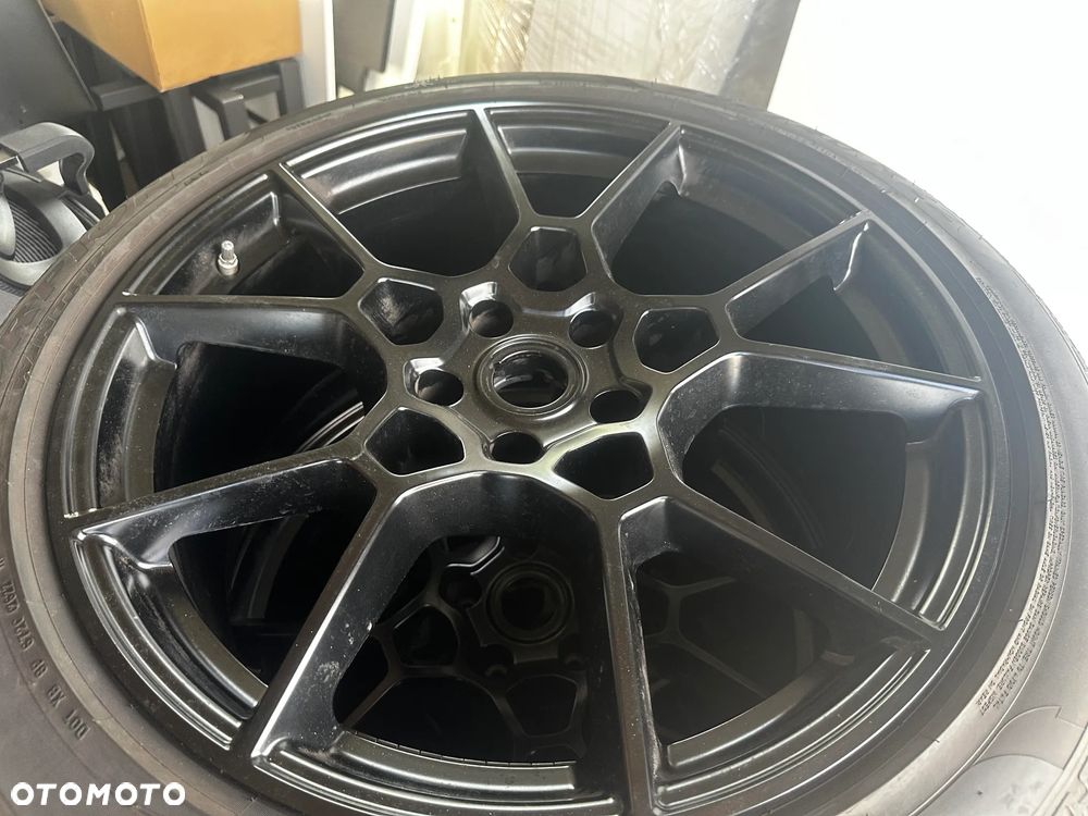 KOŁA do ASTON MARTIN + PIRELLI Scorpion Winter 285/40 R22 110 V - 9