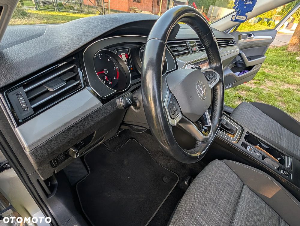 Volkswagen Passat 2.0 TDI SCR DSG - 25