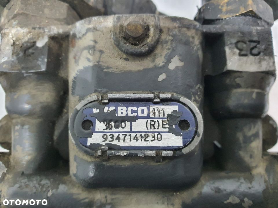 ZAWÓR CZTEROOBWODOWY WABCO 9347141230 - 3