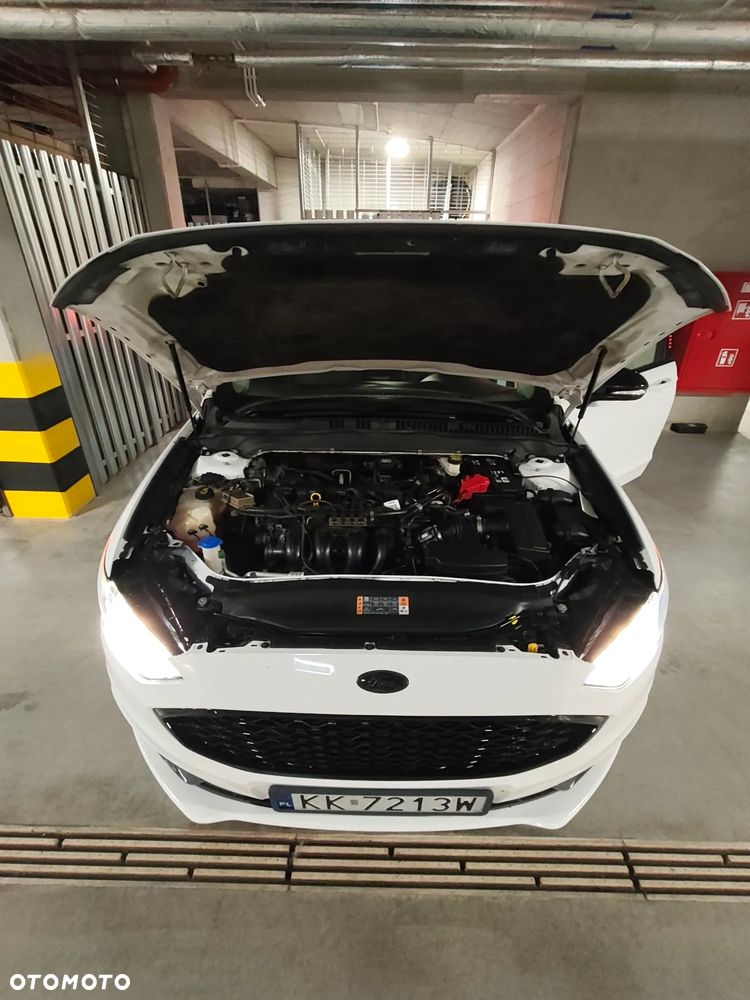Ford Fusion - 13