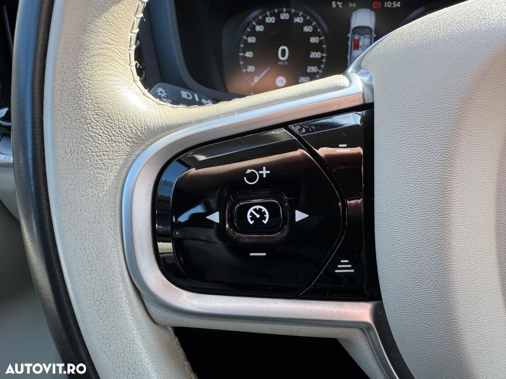 Volvo V60 B4 MHEV AT8 FWD Momentum Pro - 19