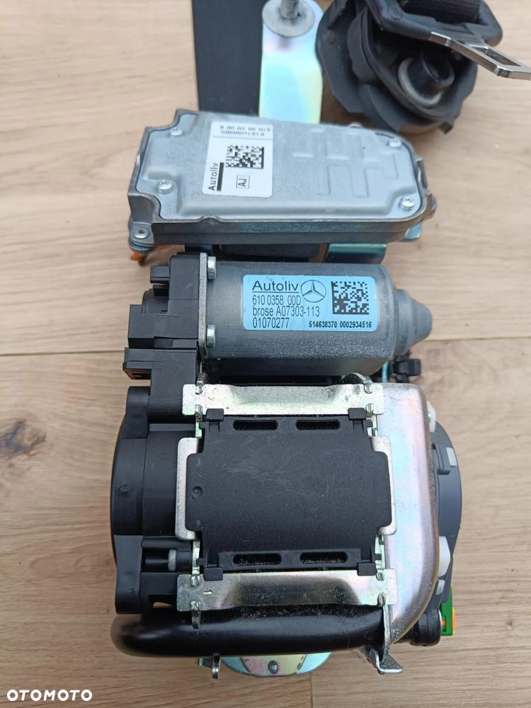 MERCEDES W212 PAS PRZEDNI PRZÓD PRAWY A2128607685 - 2