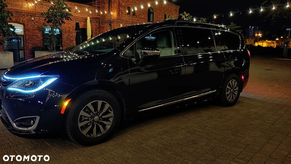 Chrysler Pacifica - 14