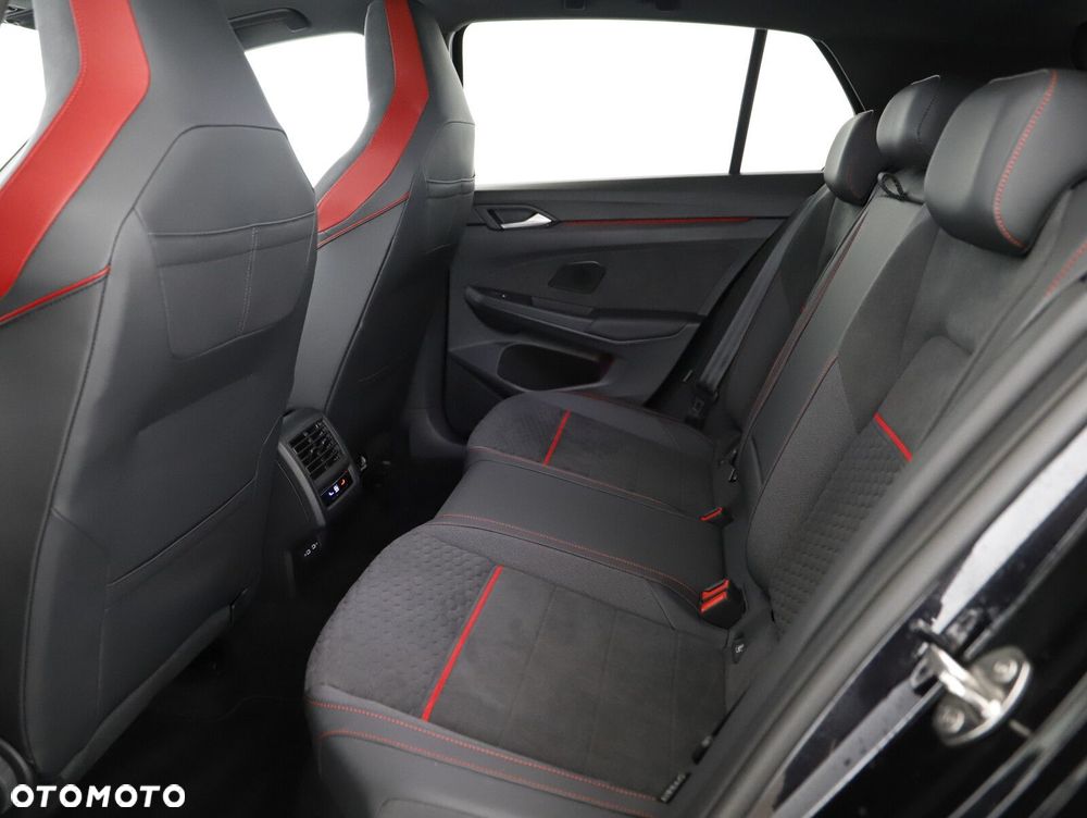 Volkswagen Golf - 9